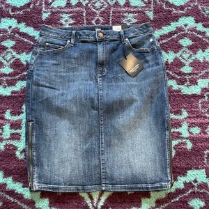 Simply Vera Vera Wang denim skirt, size 10